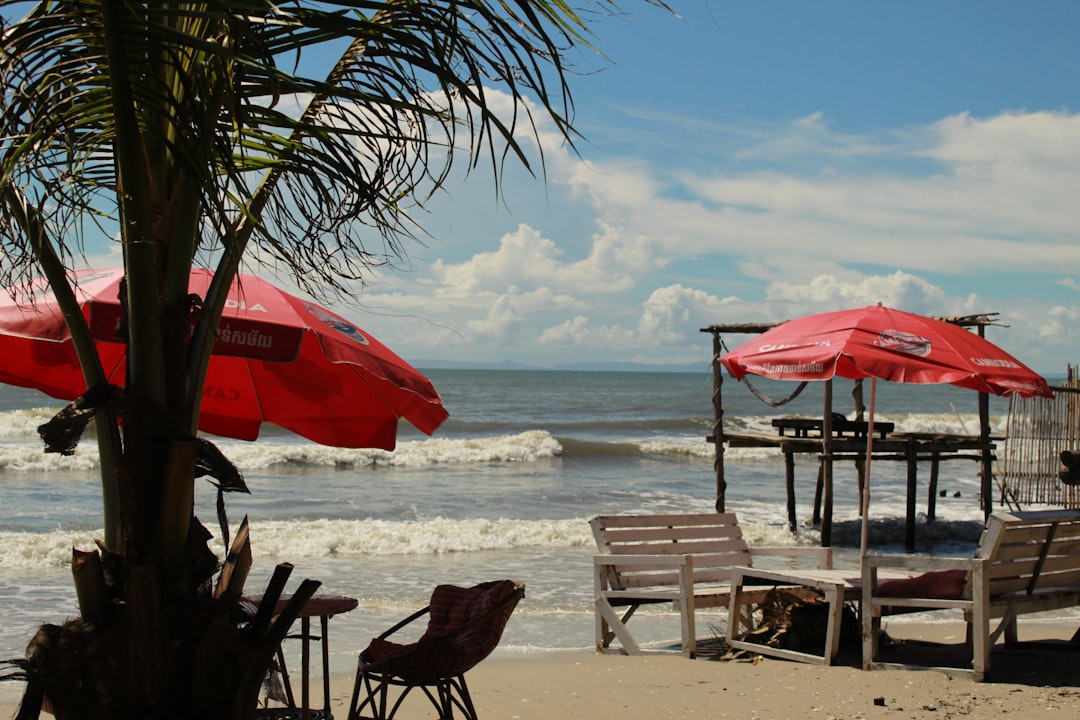 柬埔寨扑克与海滩:东南亚终极娱乐与休闲融合指南